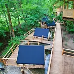 Garden Village Luksustelt 3*