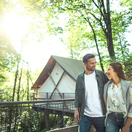 אוהל מפואר Garden Village בלד