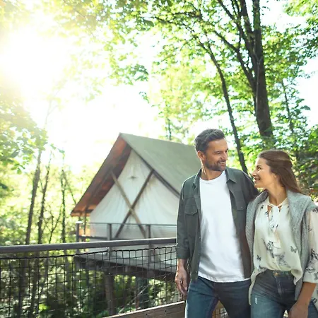 Garden Village אוהל מפואר