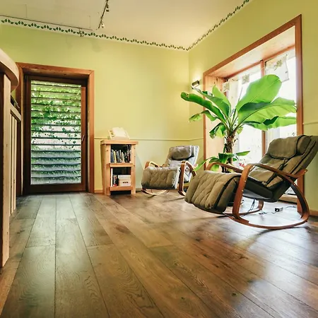 אוהל מפואר Garden Village בלד