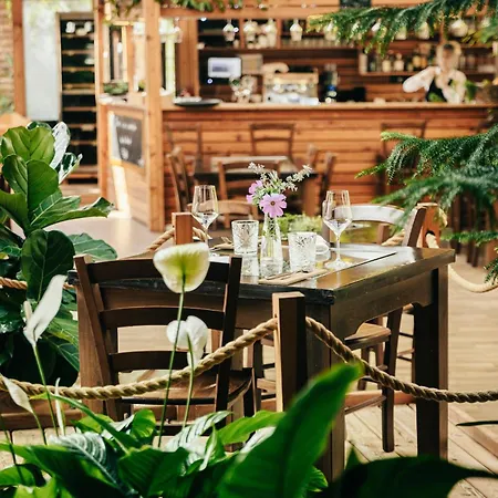 Garden Village Роскошный шатер Блед
