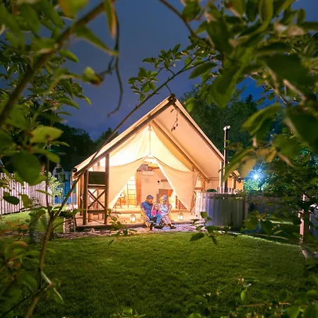 Garden Village בלד