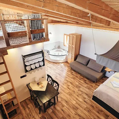 Роскошный шатер Garden Village Блед