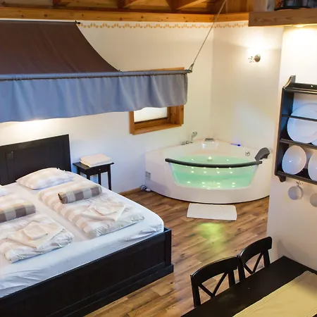 Garden Village Luxussátor 3*