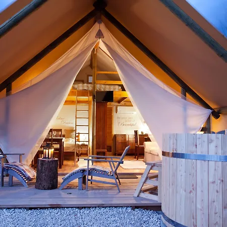 Luksuzni šotor Garden Village 3*