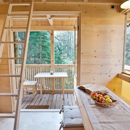 אוהל מפואר Garden Village בלד