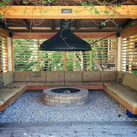 Luxury tent Garden Village