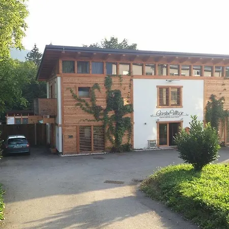 Роскошный шатер Garden Village