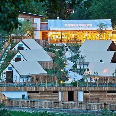 Garden Village בלד