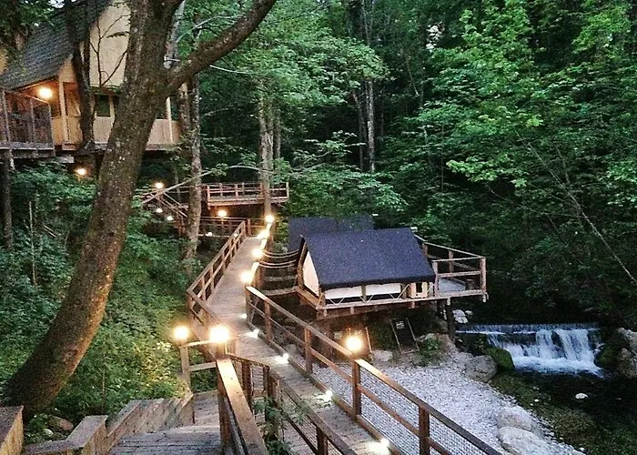 Luksusowy namiot Garden Village Bled